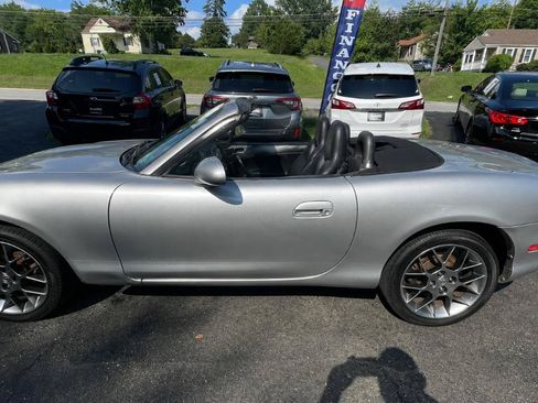 Used 2004 MAZDA MX-5 Miata w/ Cloth Azure Blue Pkg RWD image 5