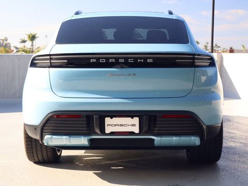 New 2025 Porsche Macan 4S Electric image 10