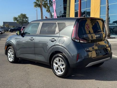 Certified 2025 Kia Soul LX w/ LX Technology Package FWD image 5
