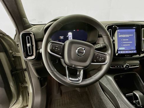 Used 2023 Volvo XC40 Recharge Ultimate w/ Protection Package Premier AWD/4WD image 12