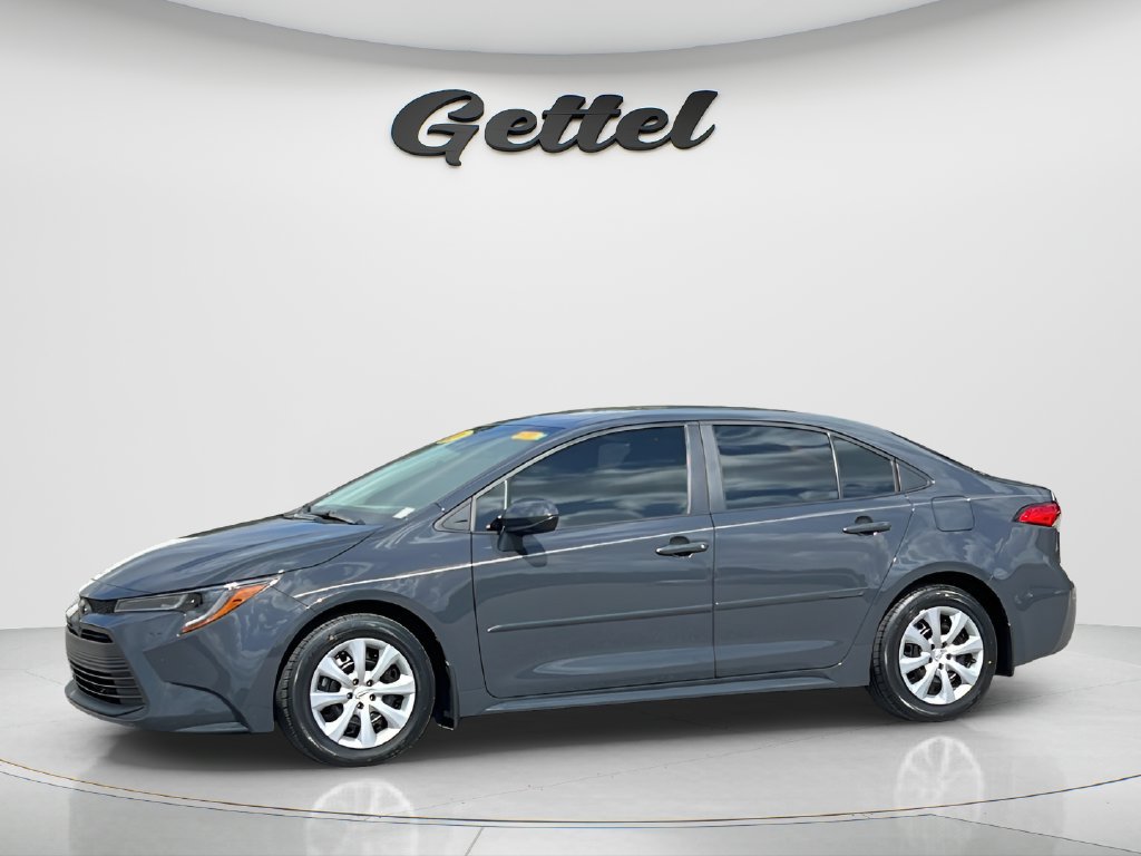 Used 2024 Toyota Corolla LE FWD image 1