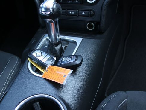Used 2019 Ford Mustang Coupe image 15