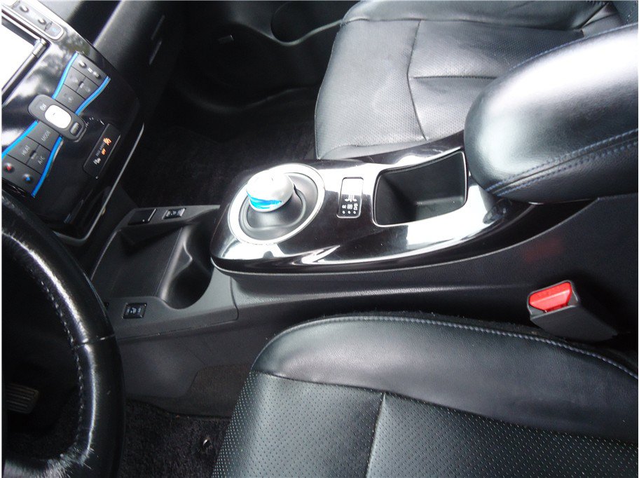 Used 2013 Nissan Leaf SL w/ Premium Pkg FWD image 22