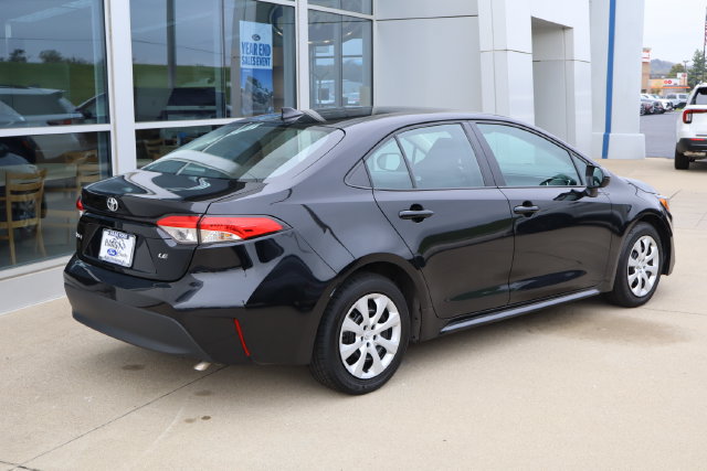 Used 2024 Toyota Corolla LE FWD image 3
