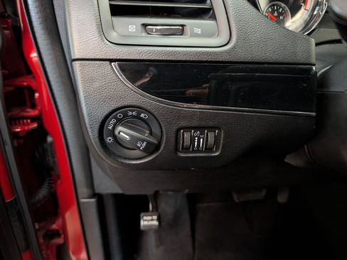 Used 2016 Dodge Grand Caravan SXT FWD image 32