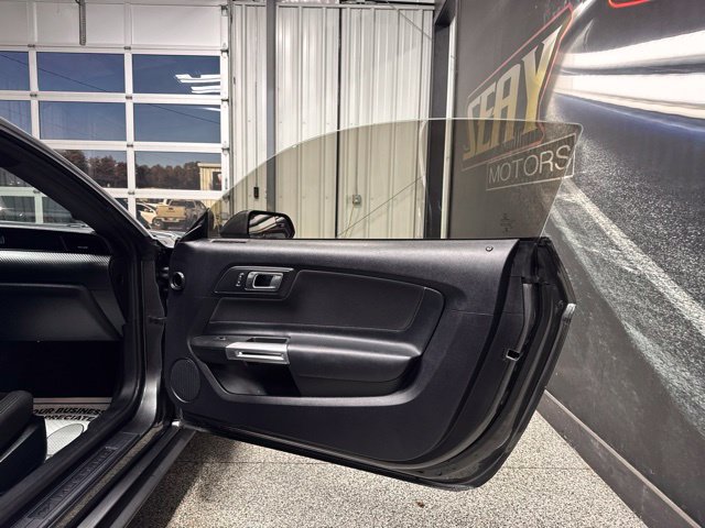 Used 2018 Ford Mustang Coupe w/ Black Accent Pkg RWD image 23