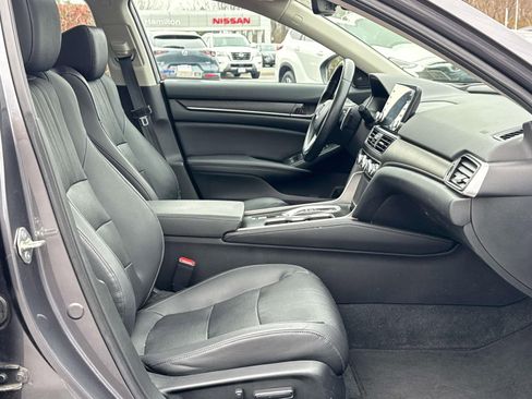 Used 2020 Honda Accord Touring image 24