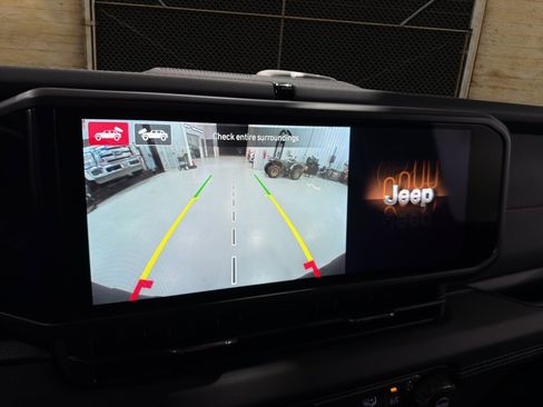 New 2026 Jeep Wrangler Unlimited Rubicon 392 w/ Quick Order Package 27X Moab image 33