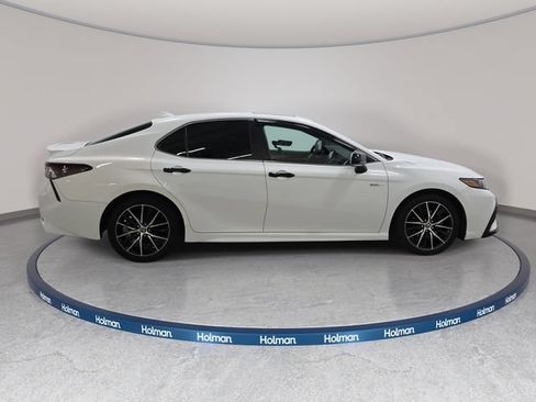 Used 2021 Toyota Camry SE FWD image 5