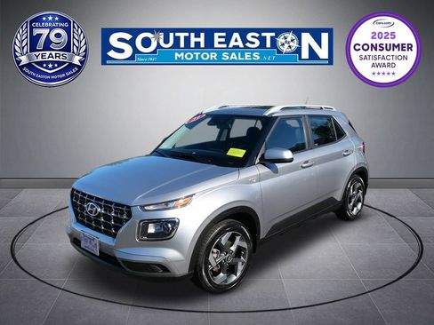 Used 2023 Hyundai Venue SEL FWD image 1