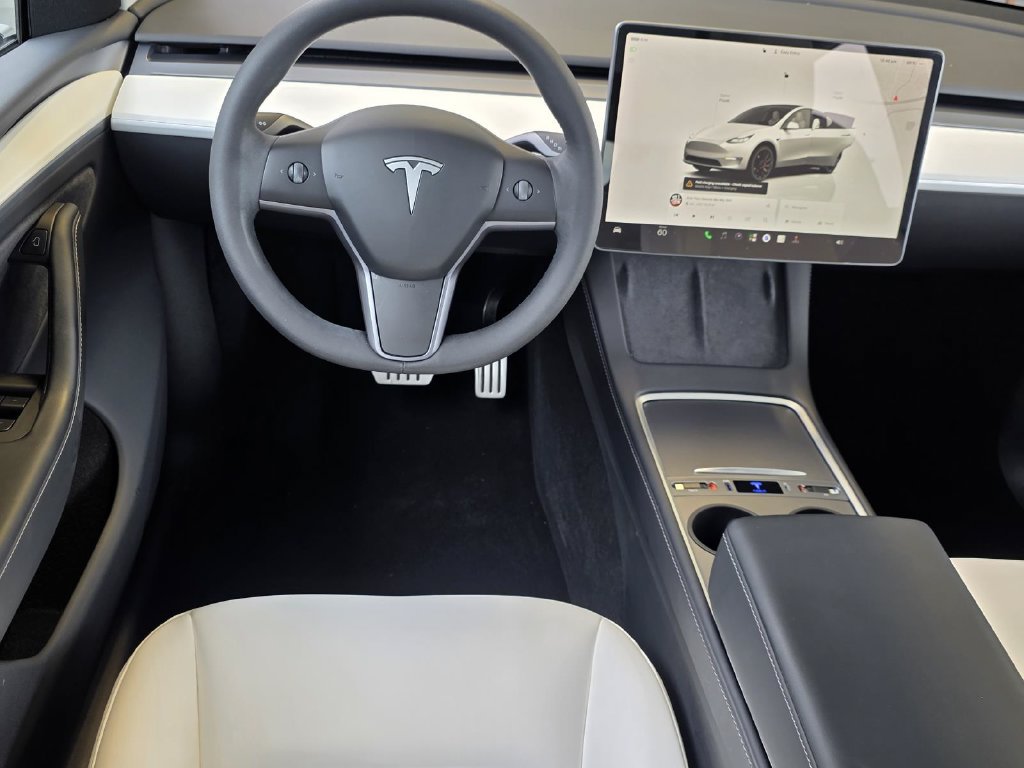 Used 2025 Tesla Model Y Performance AWD/4WD image 11