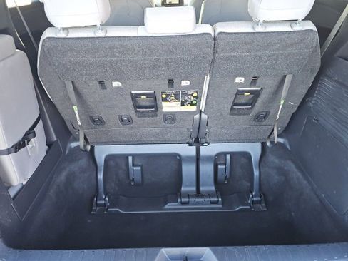 Used 2025 Toyota Sienna LE image 14