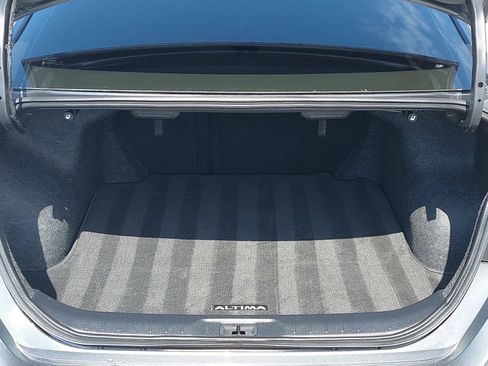 Used 2025 Nissan Altima 2.5 S FWD image 12