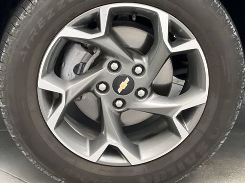 Used 2025 Chevrolet Trax LT FWD image 65