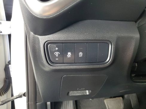 Used 2025 Kia Soul LX FWD image 24