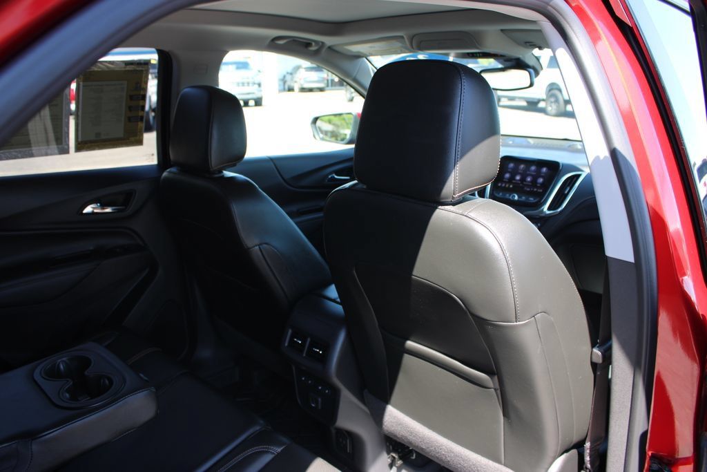 Used 2023 Chevrolet Equinox Premier AWD/4WD image 34