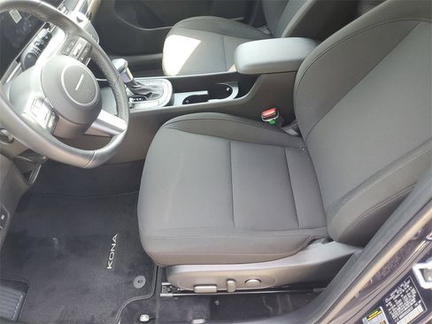 Used 2025 Hyundai Kona SEL image 17