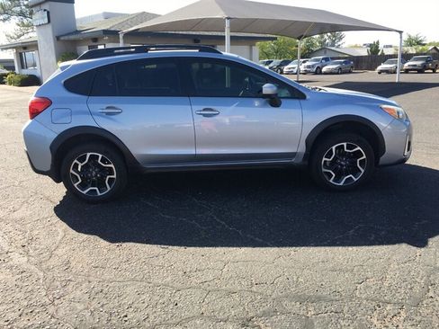 Used 2016 Subaru Crosstrek 2.0i Premium image 3