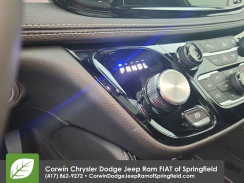 Used 2025 Chrysler Pacifica Limited FWD image 29