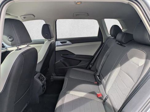 Used 2025 Volkswagen Taos SE image 23