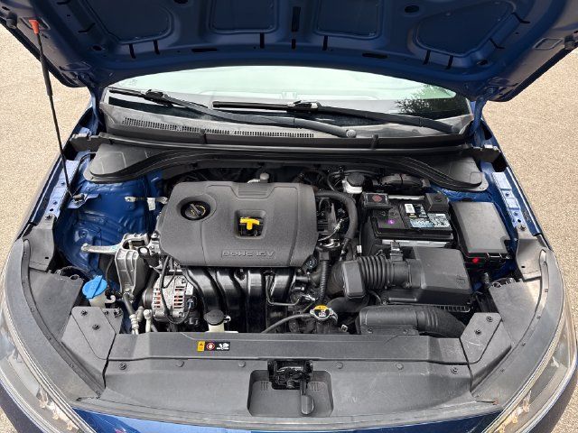Used 2020 Hyundai Elantra SE FWD image 21