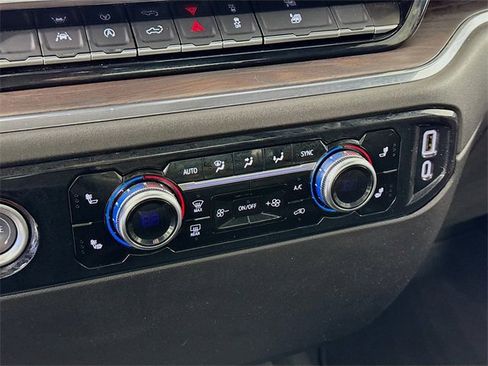 Used 2024 GMC Sierra 1500 SLT image 17