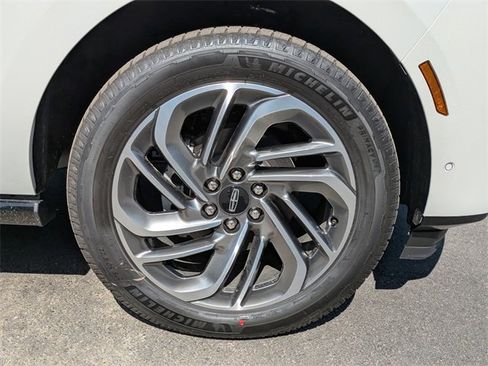 New 2025 Lincoln Navigator Reserve image 11