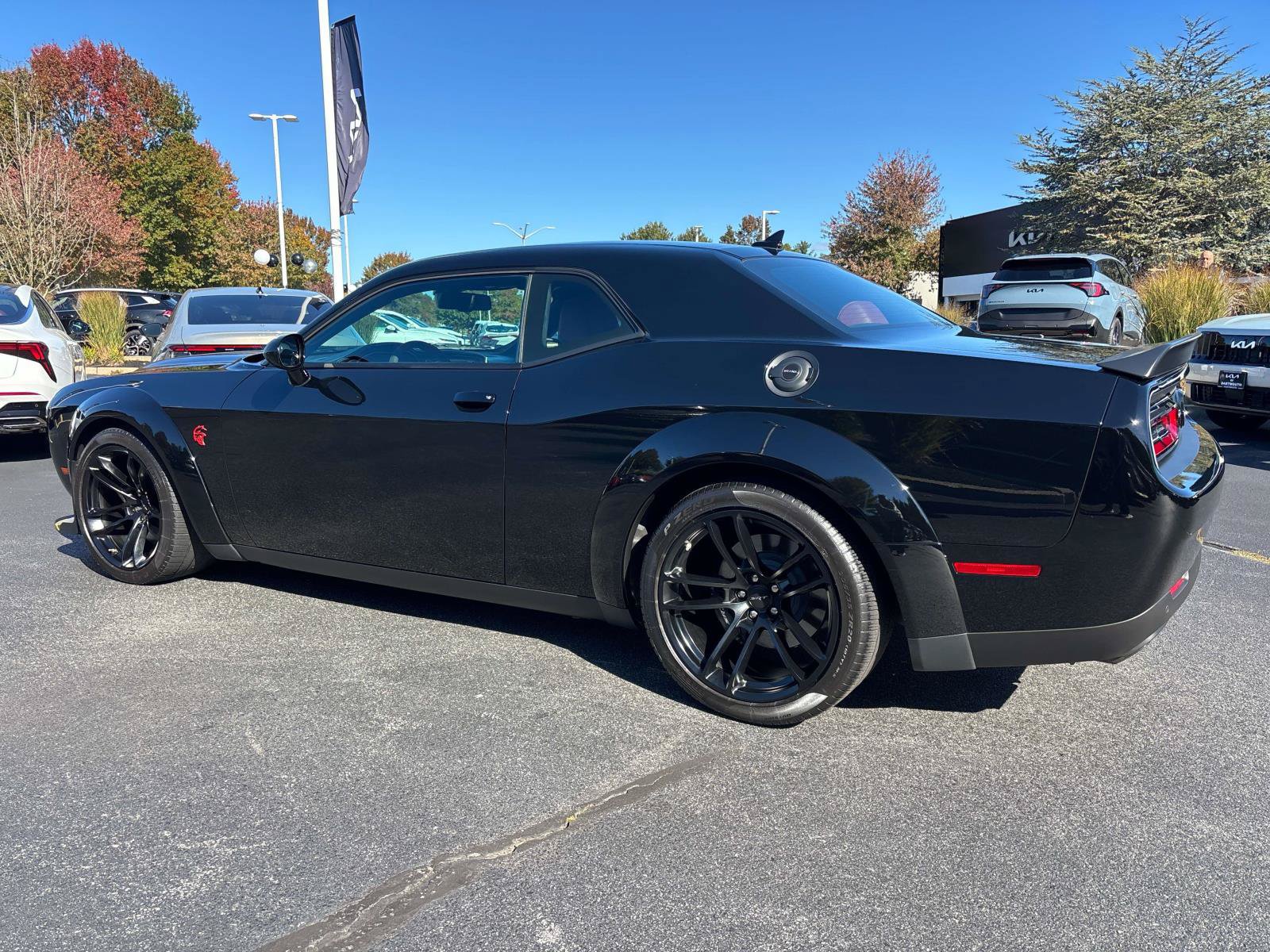 Used 2022 Dodge Challenger SRT Hellcat RWD image 2