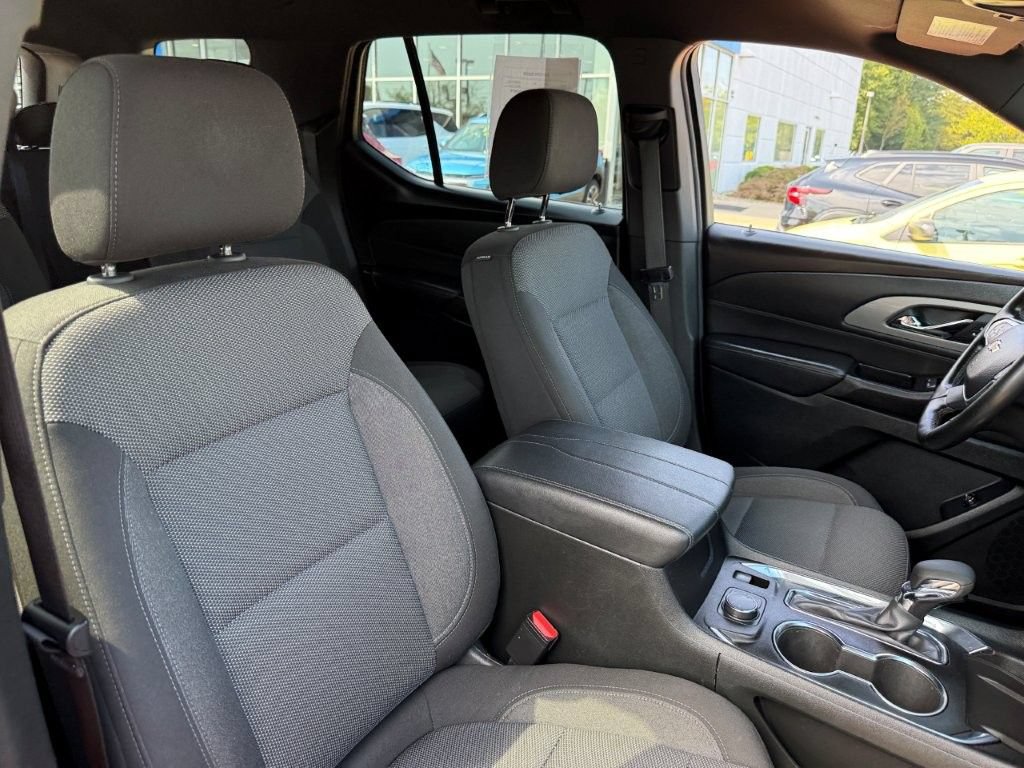 Used 2023 Chevrolet Traverse LT FWD image 25