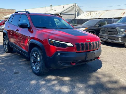 Used 2019 Jeep Cherokee Trailhawk w/ Comfort/Convenience Group AWD/4WD image 8