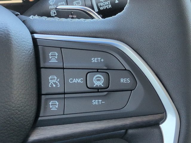 New 2027 Jeep Grand Cherokee Altitude RWD image 25