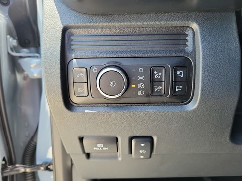 Used 2024 GMC Sierra 1500 AT4 w/ Technology Package AWD/4WD image 22