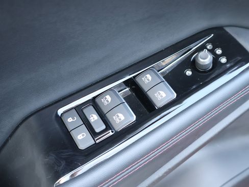 Used 2024 Jeep Wagoneer Launch Edition image 16