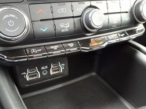 Used 2024 Dodge Durango GT image 24