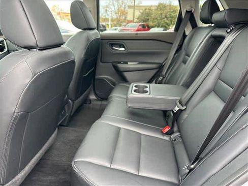 Used 2023 Nissan Rogue SL w/ SL Premium Package image 13