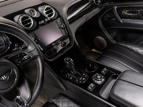 Used 2017 Bentley Bentayga W12 image 9