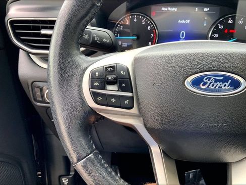 Used 2023 Ford Explorer XLT w/ Equipment Group 202A AWD/4WD image 18