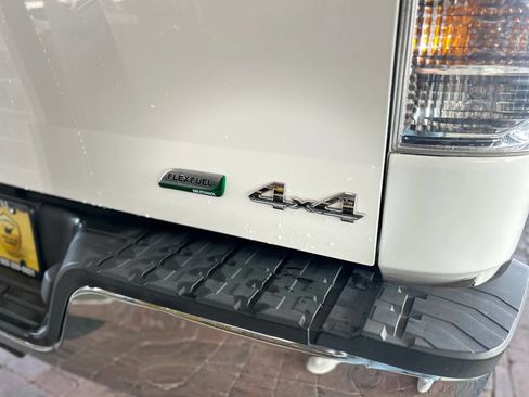 Used 2013 Toyota Tundra 4x4 CrewMax image 10