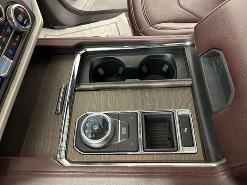 Used 2024 Ford Expedition Limited image 30