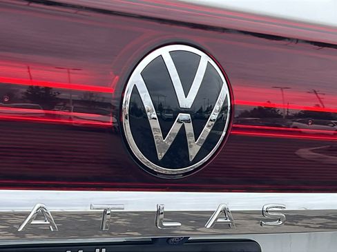 New 2026 Volkswagen Atlas Cross Sport SE image 28