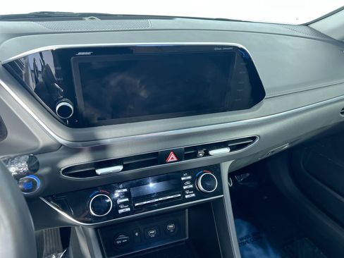 Used 2021 Hyundai Sonata Limited w/ Preferred Accessory Package FWD image 25