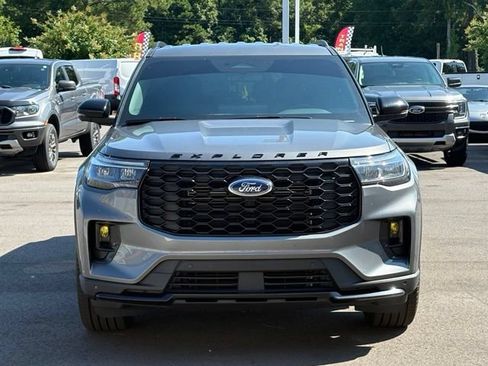 Used 2025 Ford Explorer ST-Line w/ Premium Package RWD image 8