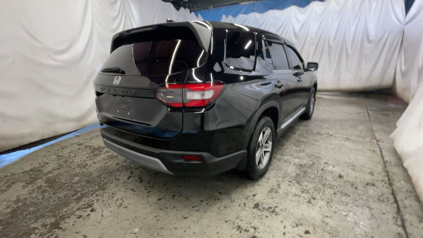 Certified 2025 Honda Pilot EX-L image 6