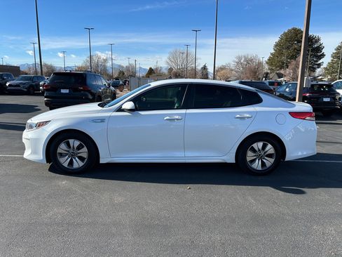 Used 2017 Kia Optima Premium image 2