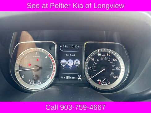 Used 2017 Nissan Titan SL AWD/4WD image 16