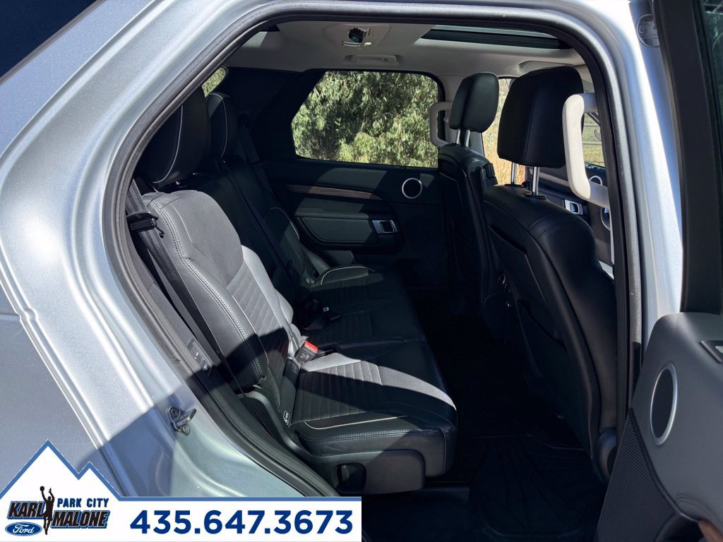 Used 2017 Land Rover Discovery HSE AWD/4WD image 36