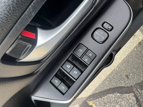 Used 2017 Toyota Camry SE FWD image 18