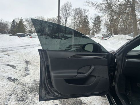 Used 2022 Tesla Model S Plaid image 20