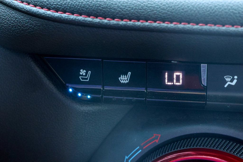 Used 2019 Chevrolet Blazer RS AWD/4WD image 26