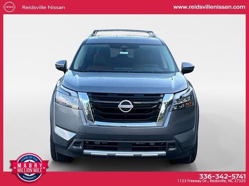 New 2025 Nissan Pathfinder Platinum w/ Cargo Package image 9